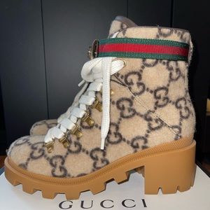 GUCCI Lace- up Wool Trip Boots Beige/ Black SZ 37.5 (US WOMENS 8)